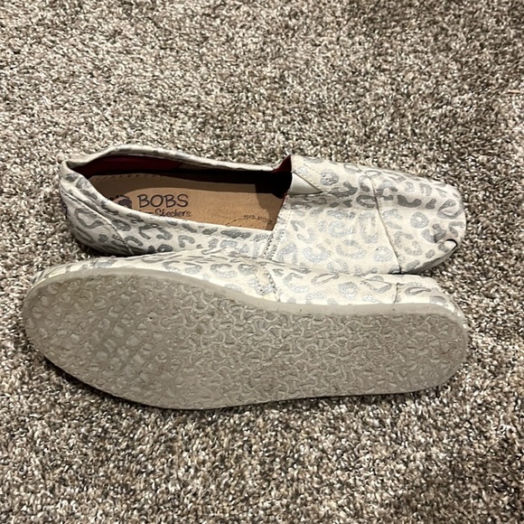 BOBS Cheetah Print Size 9 - Picture 6 of 8